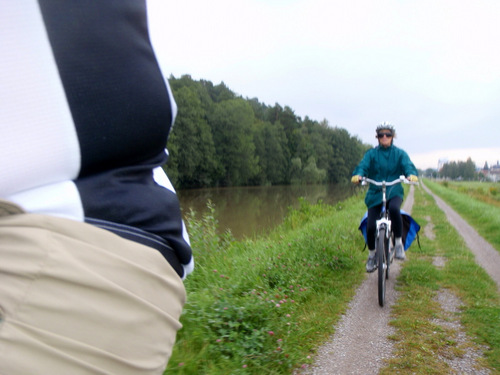 Dennis and Terry Struck on the Göta Kanal.